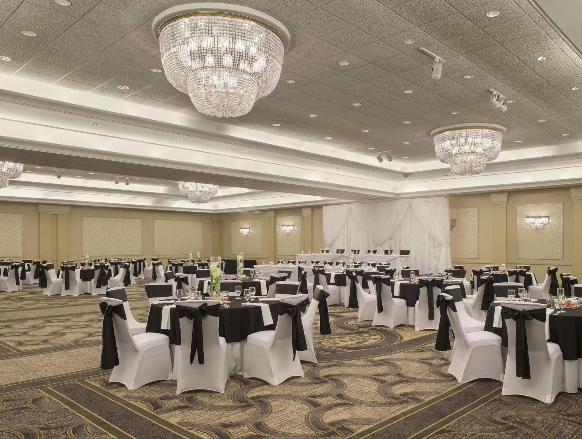 Sheraton Suites Akron Cuyahoga Falls Extérieur photo
